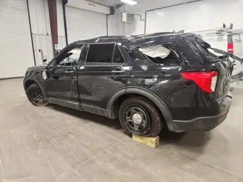 1FM5K8ABXMGC39143 — 2021 Ford Explorer, photo 2 from Copart 21.10.2026, Rollover