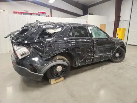 1FM5K8ABXMGC39143 — 2021 Ford Explorer, photo 3 from Copart 21.10.2026, Rollover