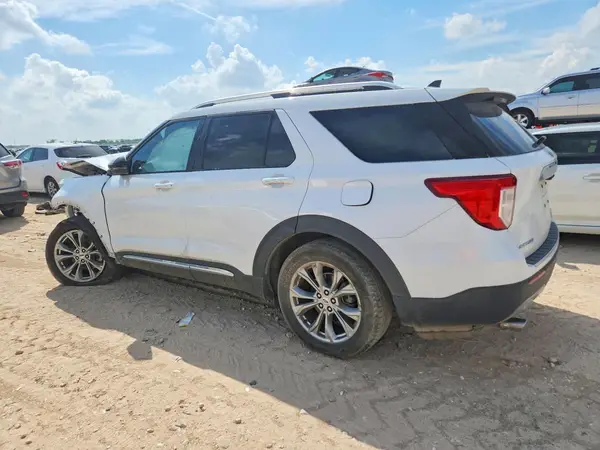 1FMSK7FH8MGA84926 — 2021 Ford Explorer, photo 2 from Copart, Front end