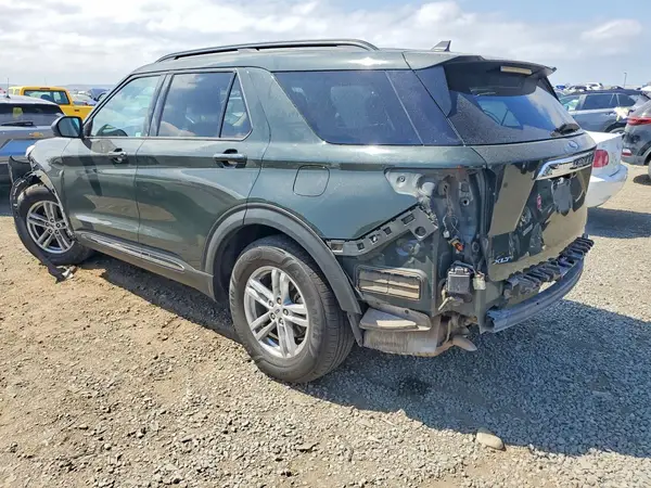 1FMSK7DH1NGA76381 — 2022 Ford Explorer, фото 2 с аукциона Copart, Передняя часть