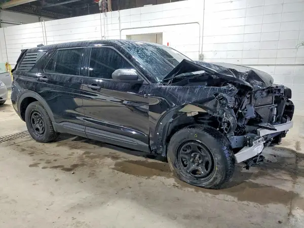1FM5K8AB8NGA27312 — 2022 Ford Explorer, zdjęcie 4 z Copart 08.10.2026, Tył