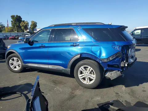 2023 Ford Explorer VIN 1FMSK7DH2PGB07818 фото 2