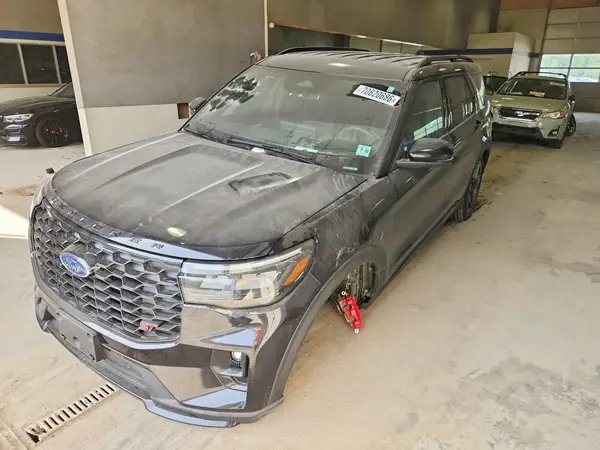 1FMWK8GC2SGC54382 Ford Explorer 2025 — повреждение Передняя часть, фото до ремонта