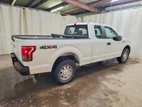 1FTFX1EF5HFA76752 — 2017 Ford F-150, zdjęcie 3 z Copart 24.09.2026, Drobne wgniecenia i rysy