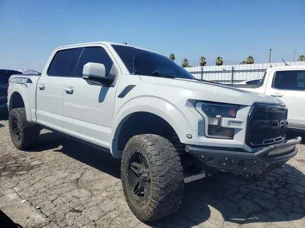 1FTFW1RG4HFC92338 — 2017 Ford F-150, photo 4 from Copart 16.10.2026, Front end