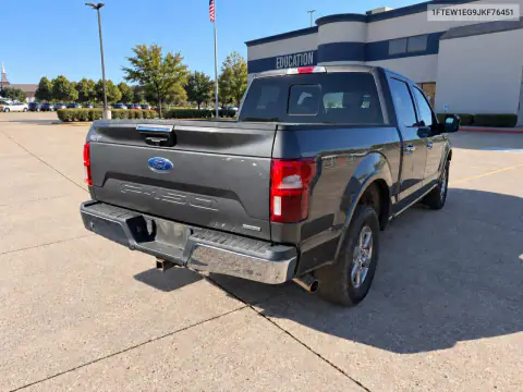 1FTEW1EG9JKF76451 — 2018 Ford F-150, photo 4 from Copart 27.10.2026, Minor dents and scratches