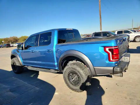 1FTFW1RG4KFB80677 — 2019 Ford F-150, photo 2 from Copart 22.10.2026, Side