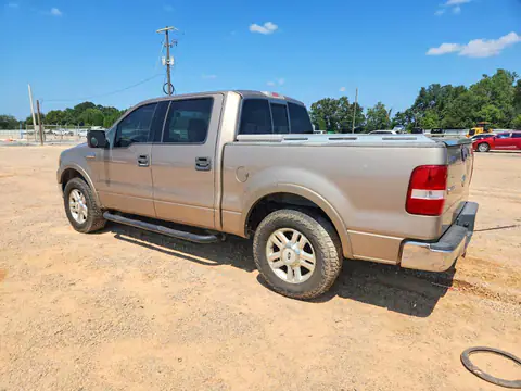 1FTPW12584KD27705 — 2004 Ford F150, photo 2 from Copart 06.10.2026, Minor dents and scratches
