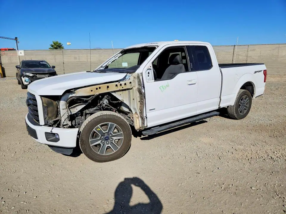 1FTEX1CP7GKG05096 Ford F150 2016 — Front end damage, before-repair photo
