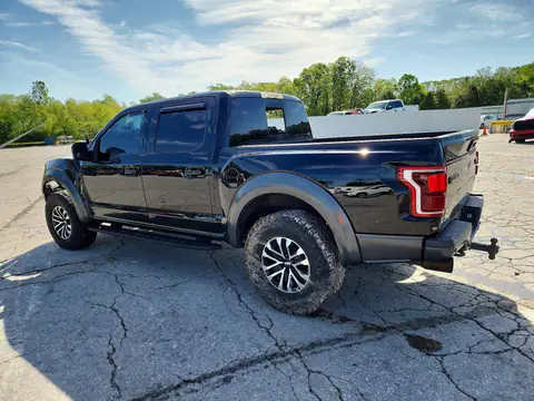 1FTFW1RG3HFB66388 — 2017 Ford F150, фото 2 с аукциона Copart 28.10.2026, пожар двигателя