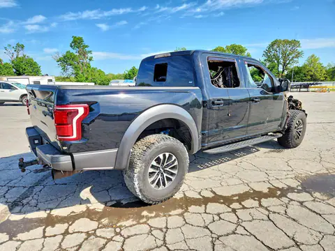 1FTFW1RG3HFB66388 — 2017 Ford F150, фото 3 с аукциона Copart 28.10.2026, пожар двигателя