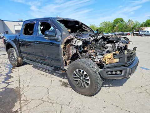1FTFW1RG3HFB66388 — 2017 Ford F150, фото 4 с аукциона Copart 28.10.2026, пожар двигателя