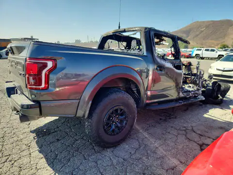 1FTFW1RGXJFE17946 — 2018 Ford F150, photo 3 from Copart 22.10.2026, Fire