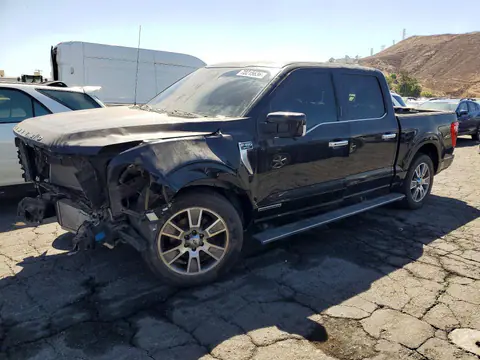 1FTFW1ED8NFB05562 — 2022 Ford F150, Передняя часть (Front End), фото до ремонта