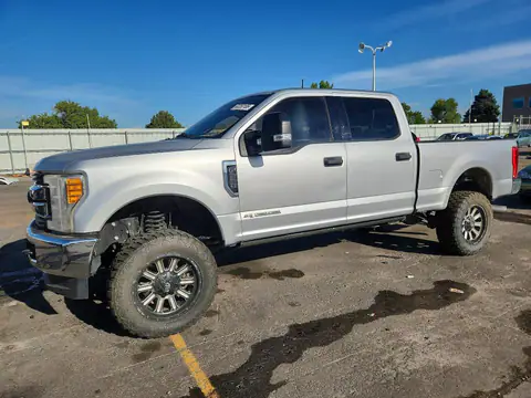 1FT7W2BT6HED52658 — 2017 Ford F250, Град (Hail), фото до ремонта