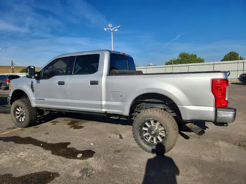 1FT7W2BT6HED52658 — 2017 Ford F250, photo 2 from Copart 14.10.2026, Hail