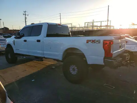 1FT7W2BT2HEE45970 — 2017 Ford F250, foto 2 de Copart 28.10.2026, Daños mecánicos