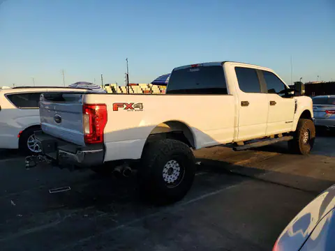 1FT7W2BT2HEE45970 — 2017 Ford F250, foto 3 de Copart 28.10.2026, Daños mecánicos