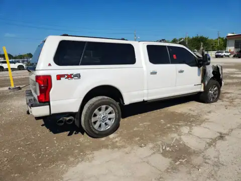 1FT7W2BT7JEB00701 — 2018 Ford F250, zdjęcie 3 z Copart 25.09.2026, Pożar silnika