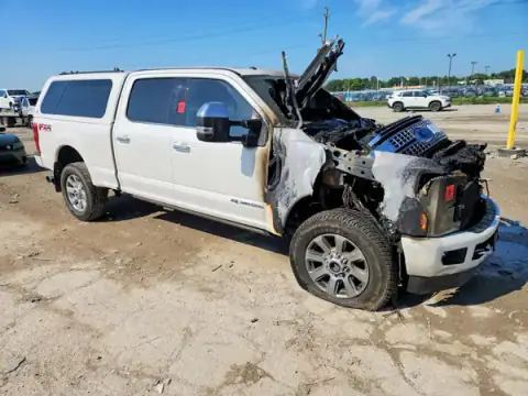 1FT7W2BT7JEB00701 — 2018 Ford F250, zdjęcie 4 z Copart 25.09.2026, Pożar silnika