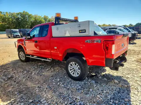 1FT7X2B69JEB32007 — 2018 Ford F250, zdjęcie 2 z Copart 26.10.2026, Tył