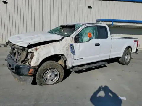 1FT7X2BT4MEC22773 — 2021 Ford F250, Vuelco (Rollover), fotos antes de reparar
