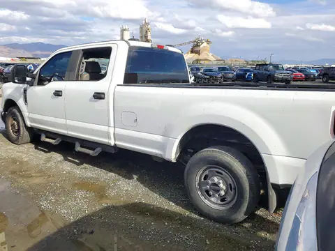 1FT7W2A67MEE18317 — 2021 Ford F250, photo 2 from Copart 16.10.2026, Minor dents and scratches