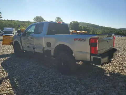 1FT8X2BA9PEC95581 — 2023 Ford F250, photo 2 from Copart 07.10.2026, Side