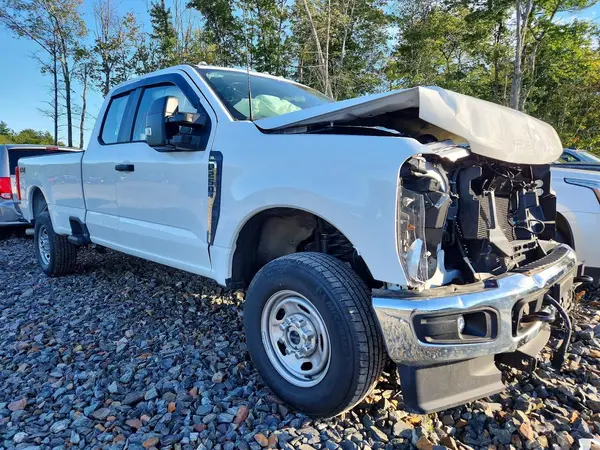 1FT7X2BAXREC54178 — 2024 Ford F250, zdjęcie 4 z Copart, Przód