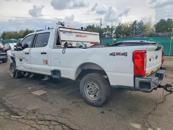 1FT7W2BA8REC57695 — 2024 Ford F250, фото 2 с аукциона Copart, Передняя часть