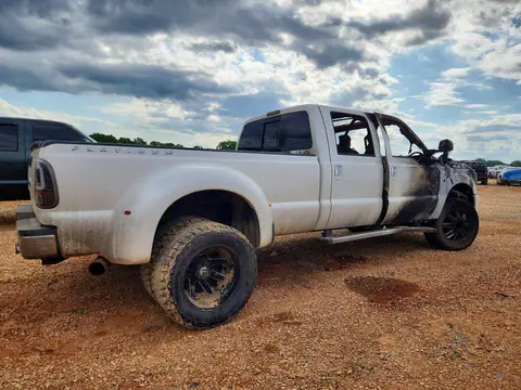 1FT8W3DT8FEB59867 — 2015 Ford F350, photo 3 from Copart 21.10.2026, Fire