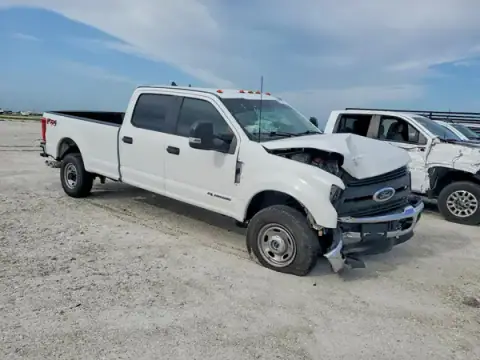 1FT8W3BT8HEE99963 — 2017 Ford F350, photo 4 from Copart, Front end