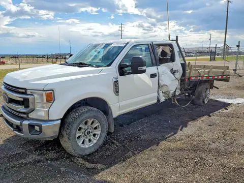 1FT8W3B69MEC00386 — 2021 Ford F350, Bok (Side), zdjęć przed naprawą