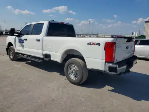 1FT8W3BT8REF85064 — 2024 Ford F350, zdjęcie 2 z Copart 30.09.2026, Przód