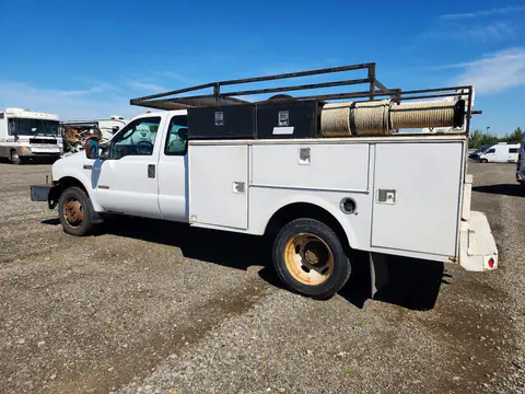 2003 FORD F550 VIN 1FDAX57PX3ED63263 фото 2