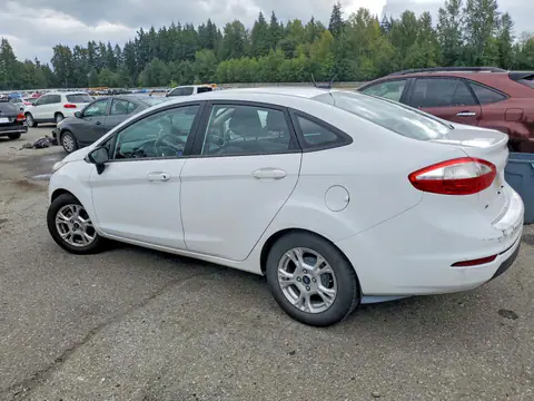 3FADP4BJ9FM129490 — 2015 Ford Fiesta, zdjęcie 2 z Copart 19.10.2026, Przód