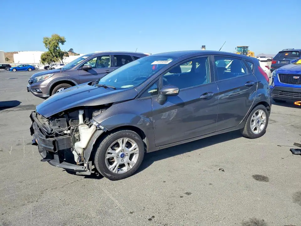 3FADP4EJ9FM208525 Ford Fiesta 2015 — uszkodzenie Przód, zdjęcie przed naprawą