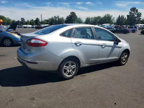 3FADP4BJ9HM126141 — 2017 Ford Fiesta, foto 3 de Copart 26.10.2026, Parte delantera