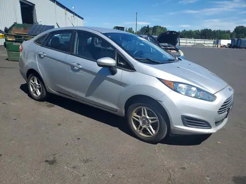 3FADP4BJ9HM126141 — 2017 Ford Fiesta, foto 4 de Copart 26.10.2026, Parte delantera