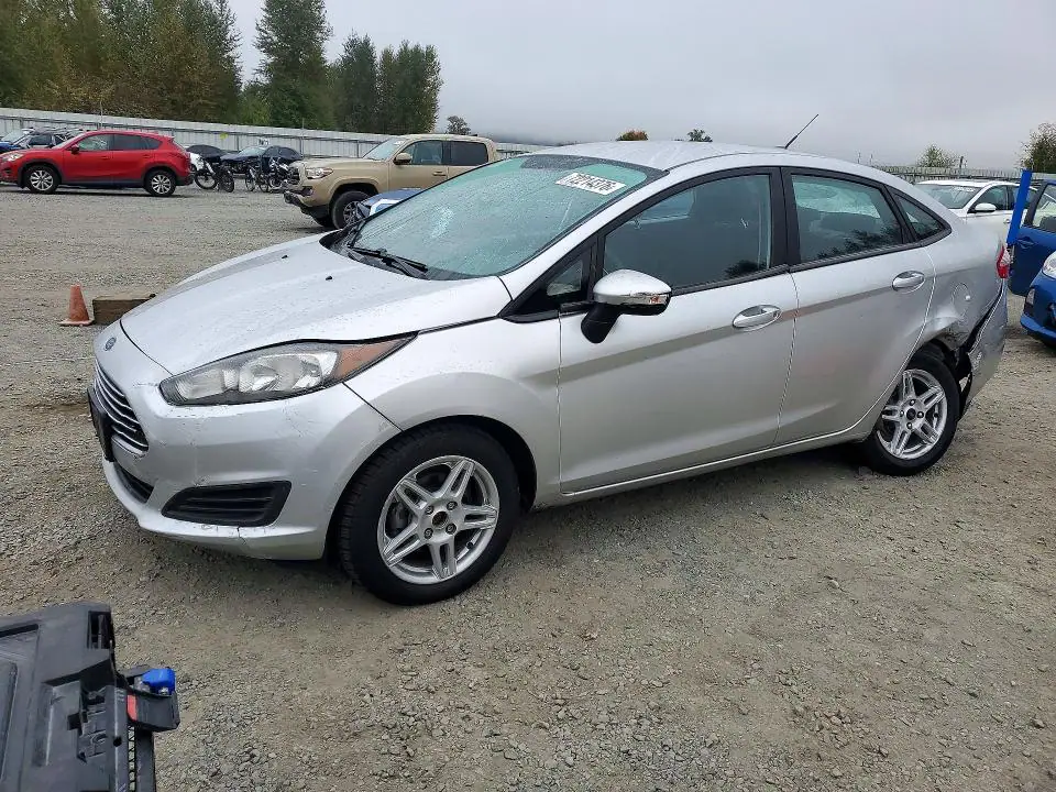 3FADP4BJ7HM162281 Ford Fiesta 2017 — uszkodzenie Tył, zdjęcie przed naprawą