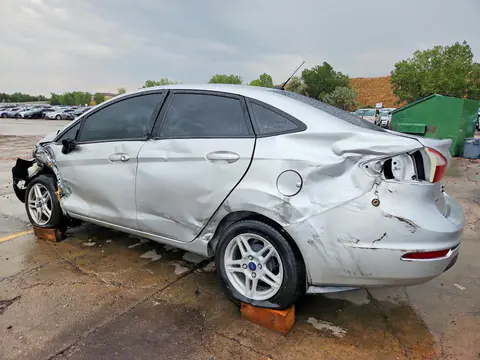 2018 Ford Fiesta VIN 3FADP4BJ4JM112122 фото 2