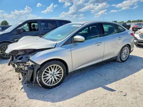 1FAHP3H2XCL227243 — 2012 Ford Focus, Front end (Front End), before-repair photos