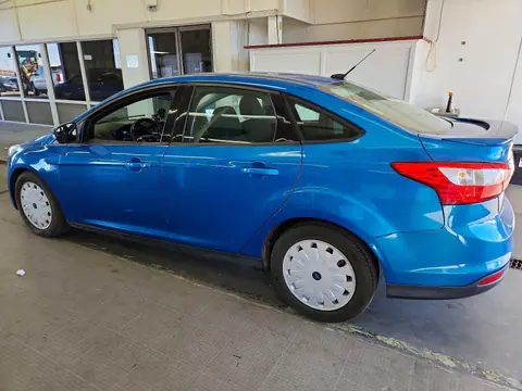 2014 Ford Focus VIN 1FADP3F22EL219741 фото 2