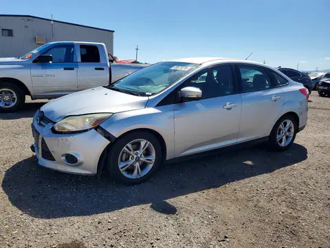 1FADP3F24EL272487 — 2014 Ford Focus, Parte delantera (Front End), fotos antes de reparar