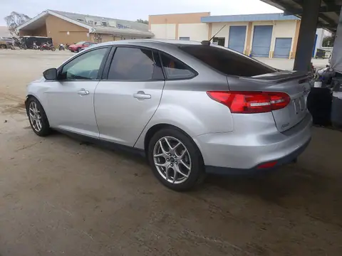 1FADP3F27FL221941 — 2015 Ford Focus, foto 2 de Copart 15.10.2026, Parte delantera