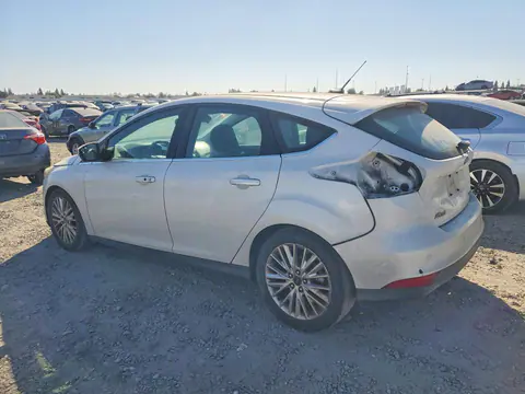 2015 Ford Focus VIN 1FADP3N21FL241667 фото 2