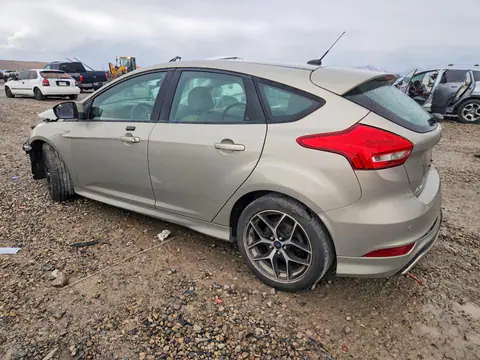 2015 FORD FOCUS VIN 1FADP3K2XFL324115 фото 2