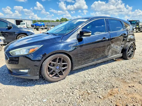 1FADP3K27GL330133 Ford Focus 2016 — uszkodzenie Bok, zdjęcie przed naprawą