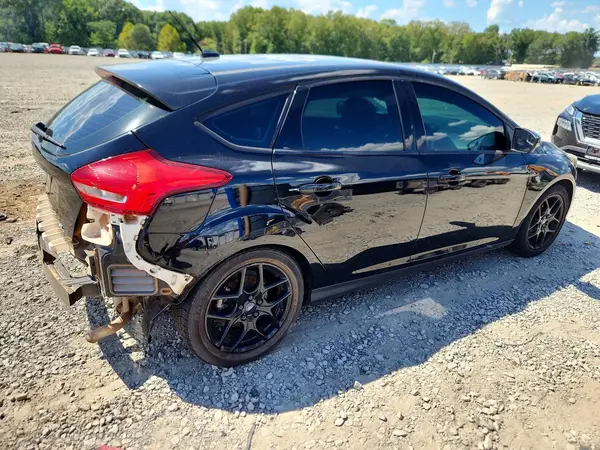 1FADP3K27GL330133 — 2016 Ford Focus, zdjęcie 3 z Copart, Bok