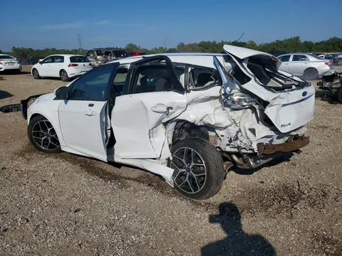 2016 Ford Focus VIN 1FADP3K20GL368528 фото 2